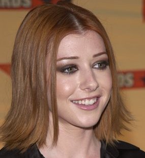 red_alyson_hannigan2