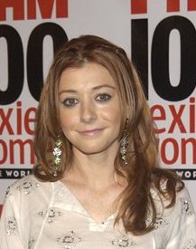 red_alyson_hannigan3